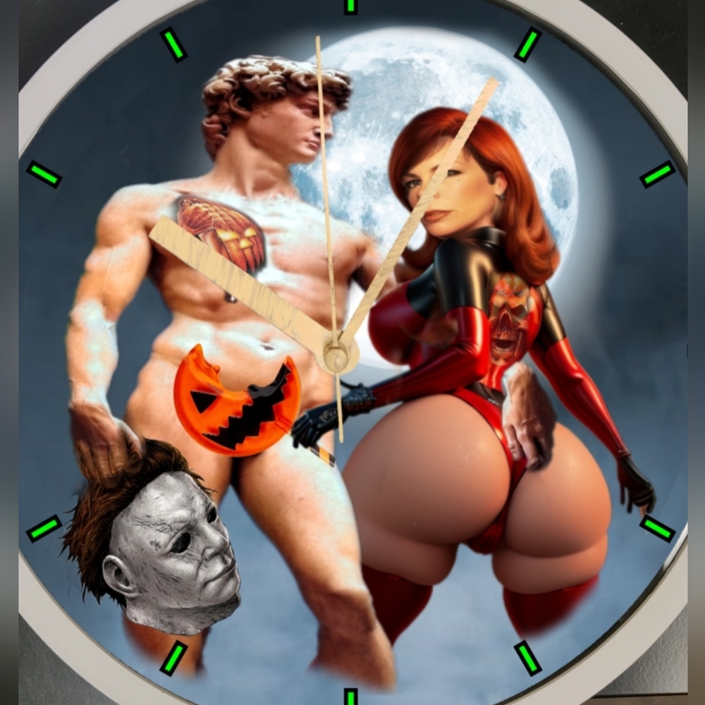 Michael Angelo's David is Michael Myers clock